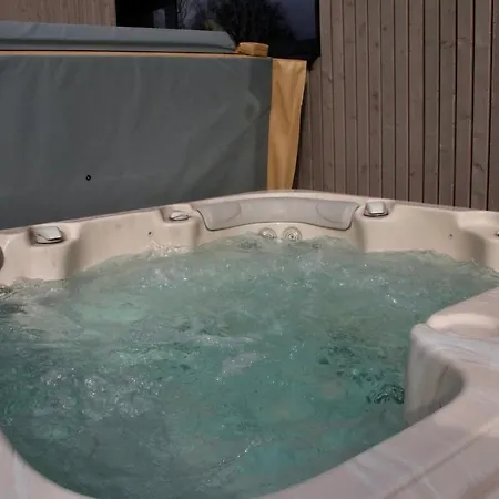 Lodge Nature Village - N°18 - 4 Personnes Avec Jacuzzi Bullange