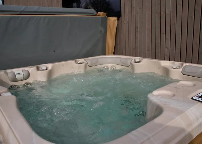 Domek letniskowy Nature Village - N°18 - 4 Personnes Avec Jacuzzi Bullange